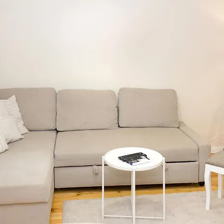 Cozy & Functional By The Opera