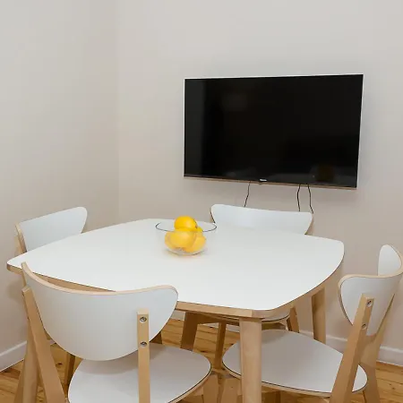 Cozy & Functional By The Opera Apartment *