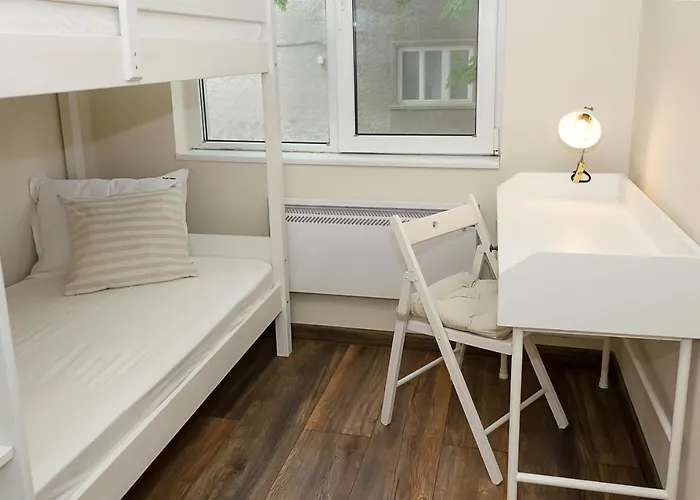 Cozy & Functional By The Opera *