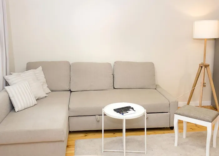 Cozy & Functional By The Opera